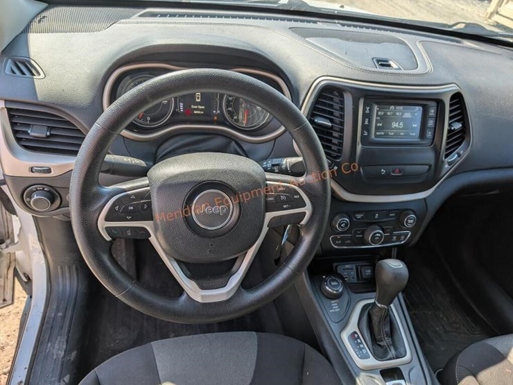 2017-jeep-cherokee-image-25