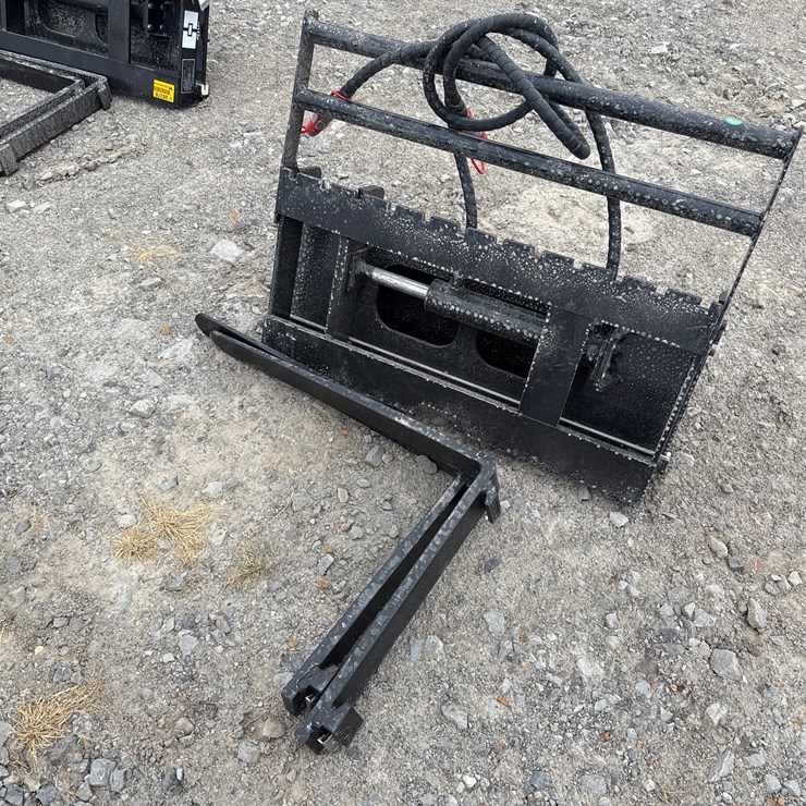 #230 • #26362 • Unused GIYI 30" Mini Skid Steer Side Shift Fork