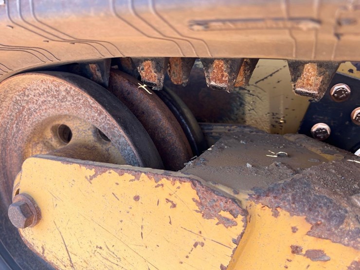 2022-caterpillar-259d3-image-11
