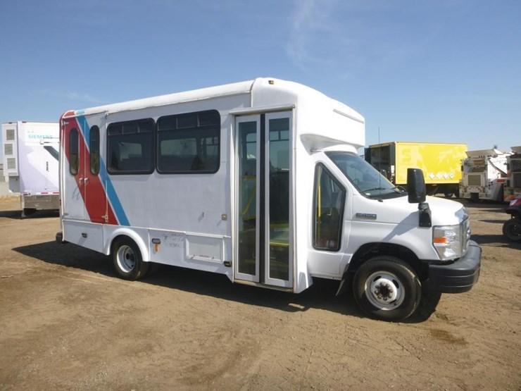 2018-ford-e450-image-2