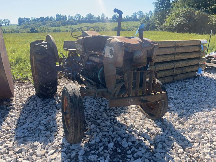 ford-3000-image-3