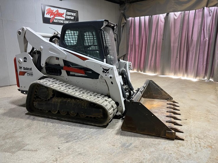 2021-bobcat-t740-image-6