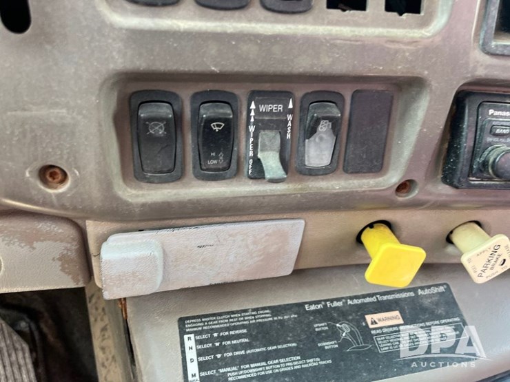 2002-mack-ch613-image-58