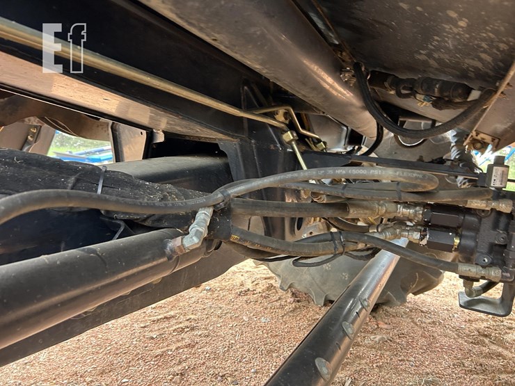 2015-case-ih-8240-image-110