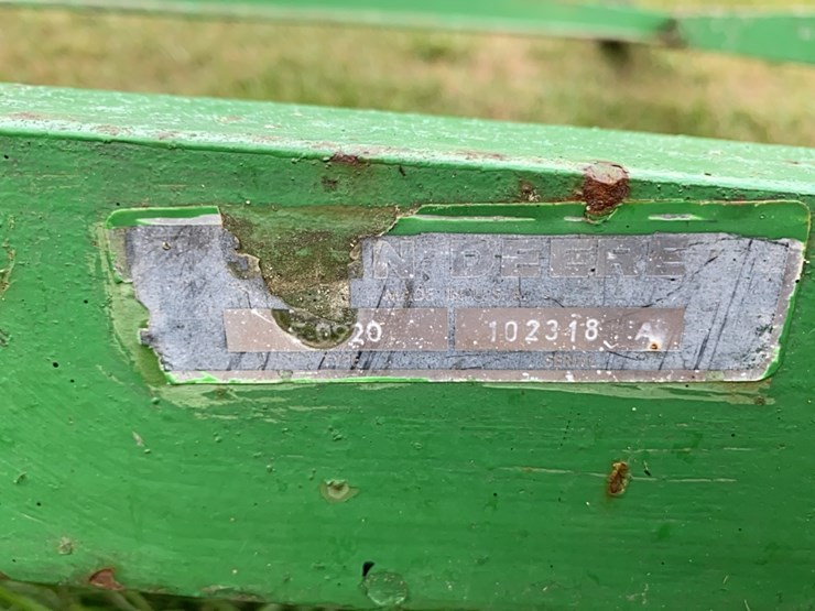 john-deere-12-image-18