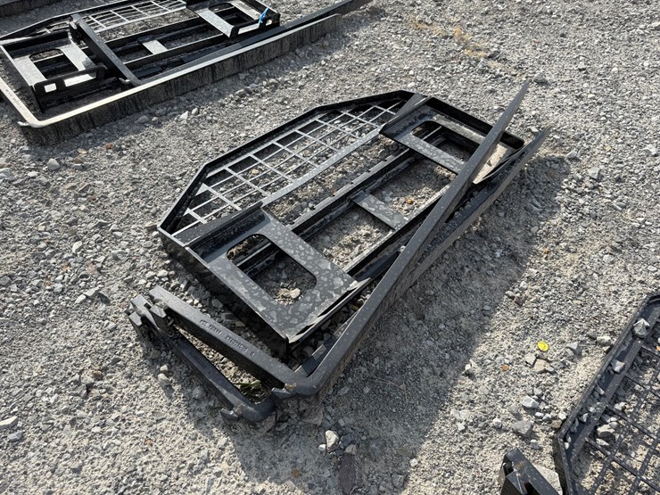 #2000-•-#26291-•-unused-giyi-gy-dhx-skid-steer-forks-image-2