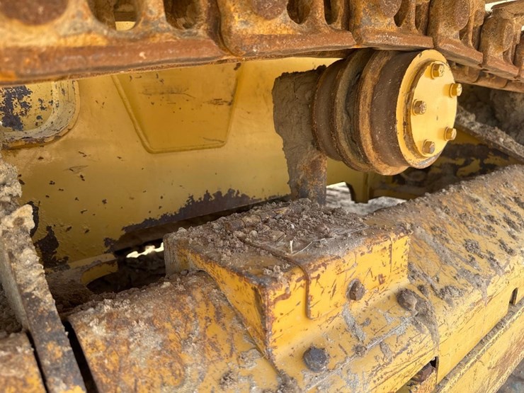 2005-caterpillar-d3g-lgp-image-11