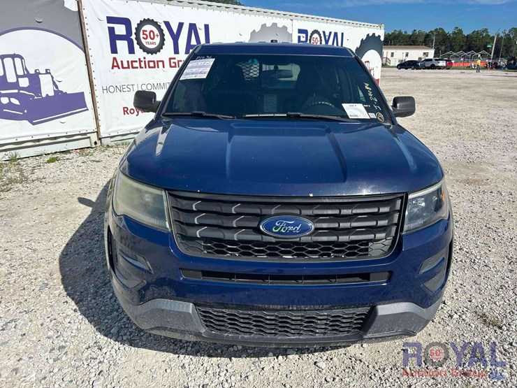 2016-ford-explorer-image-25