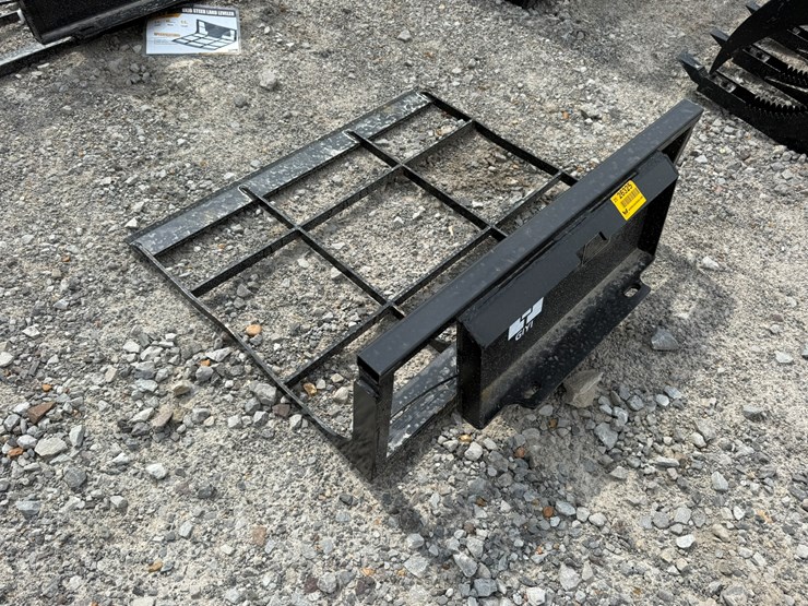 #230-•-#26325-•-unused-giyi-40"-mini-skid-steer-land-leveler-image-2
