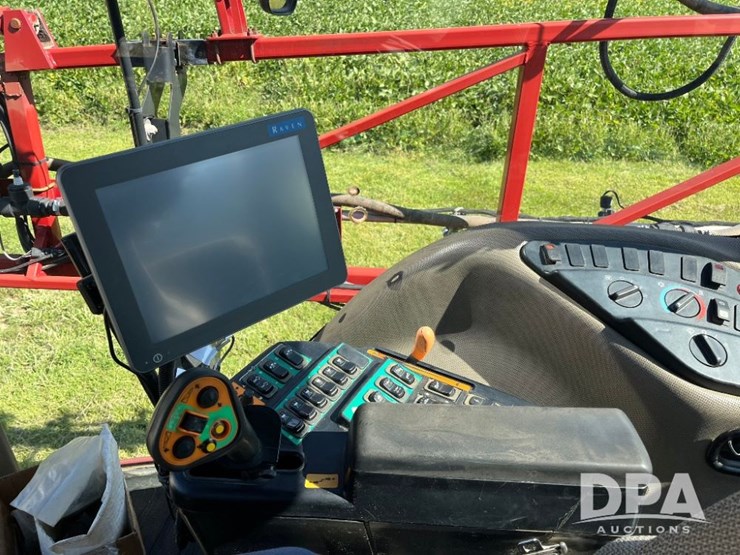 2011-case-ih-patriot-3330-image-65