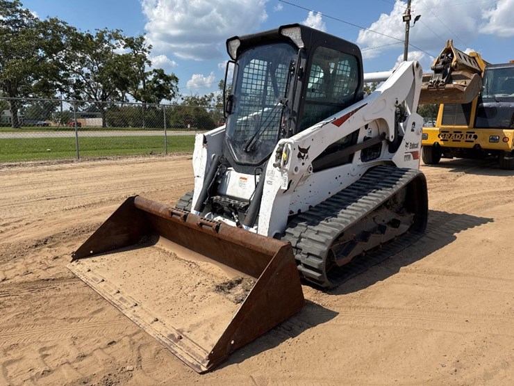 2021-bobcat-t770-image-2
