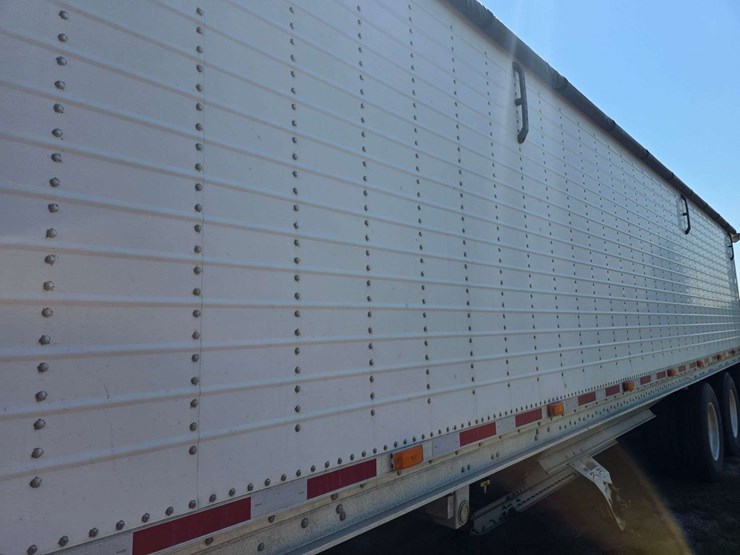 2013-wilson-50'-hopper-bottom-trailer,-84"-wide-with-102"-sides,-commodity-tubes,-ddl-triple,-electr-image-15