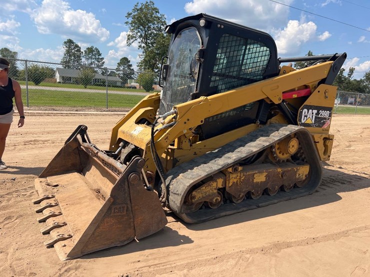 2015-caterpillar-299d-image-8
