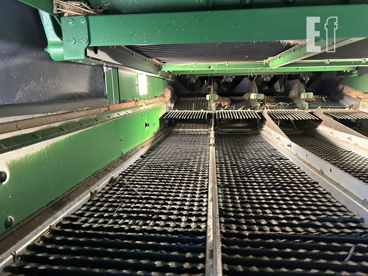 2021-john-deere-s790-image-40