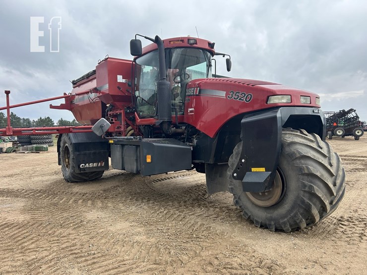 2010-case-ih-titan-3520-image-1