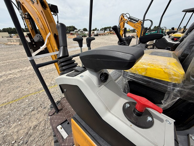 #220-•-#26489-•-unused-cfg-xz20r-mini-excavator-xz20r202507070018-image-30