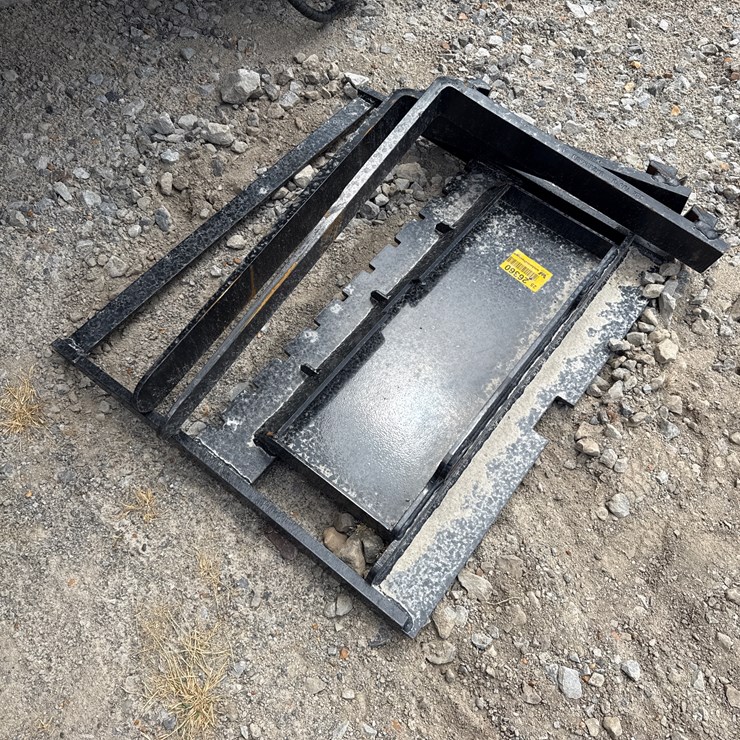 #230 • #26360 • Unused GIYI Mini Skid Steer Forks