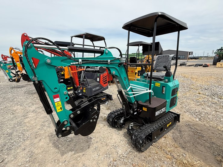 #220-•-#26487-•-unused-cfg-mh12rx-mini-excavator-image-1