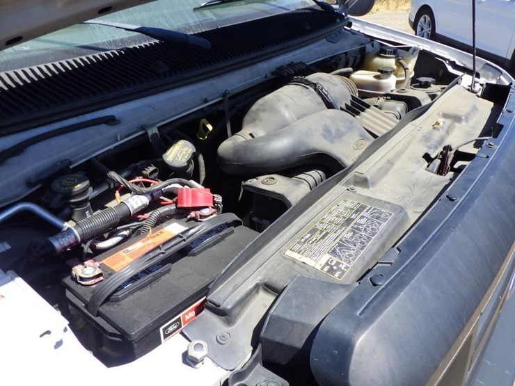 2011-ford-cargo-image-11