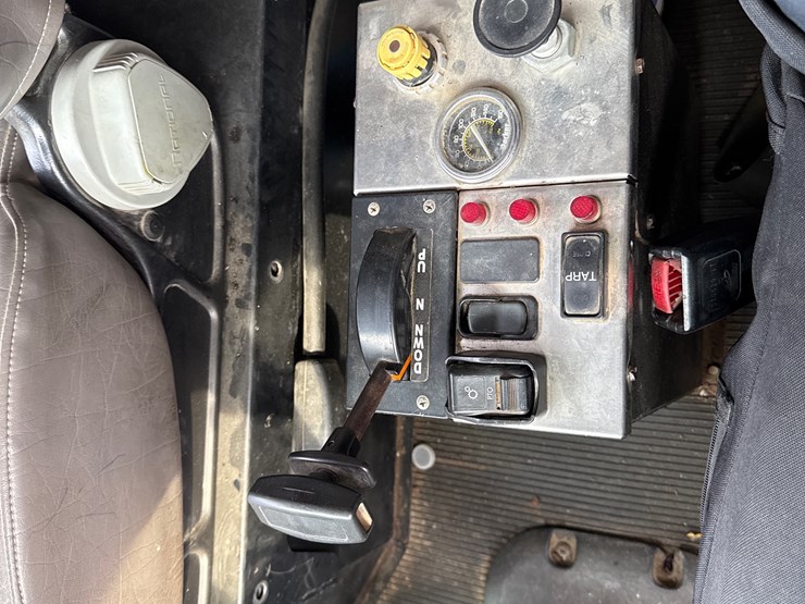 peterbilt-340-image-26