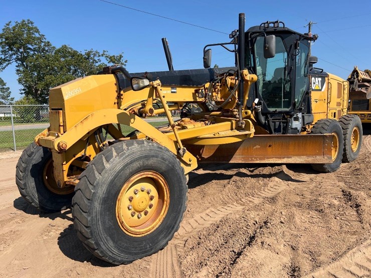 2017-caterpillar-12m3-image-8