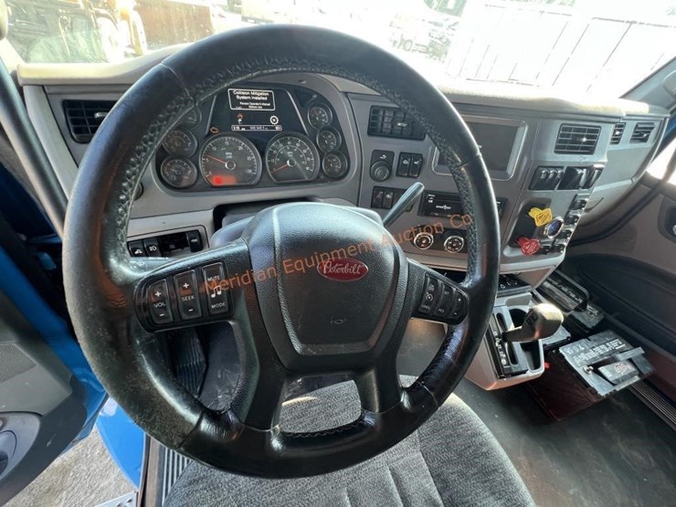 2016-peterbilt-579-image-42