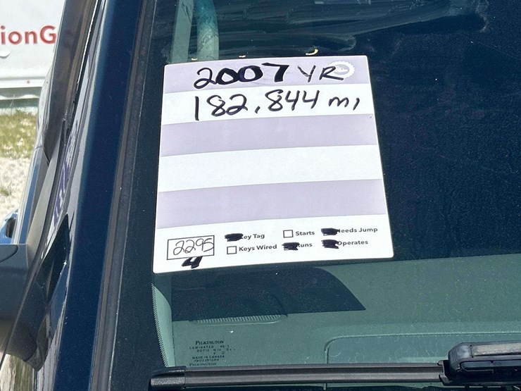 2007-nissan-armada-image-24