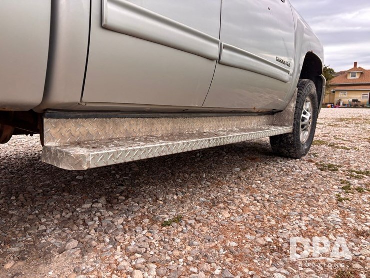 2011-chevrolet-2500hd-image-42
