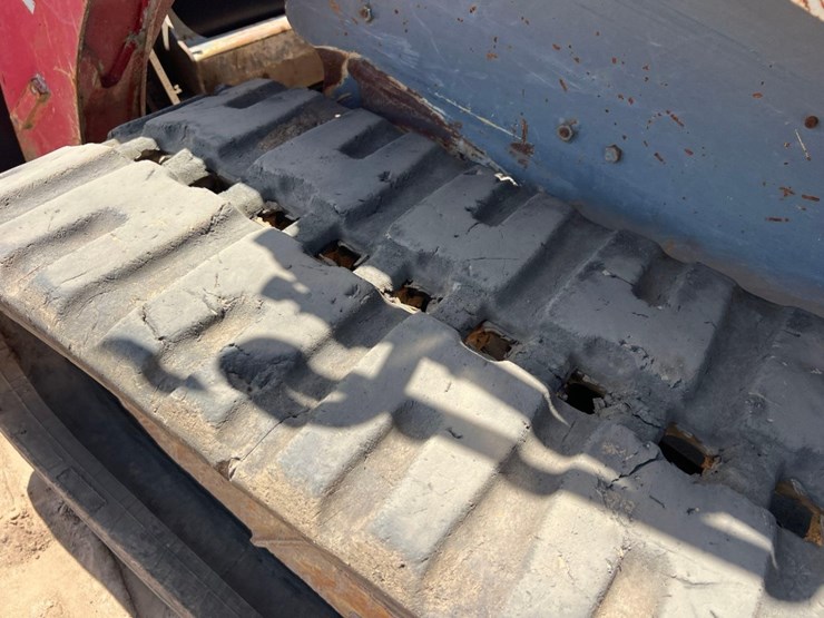 2019-takeuchi-tl12v2-image-24