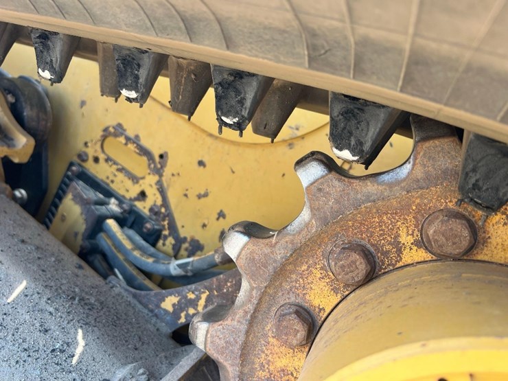 2022-caterpillar-259d3-image-25