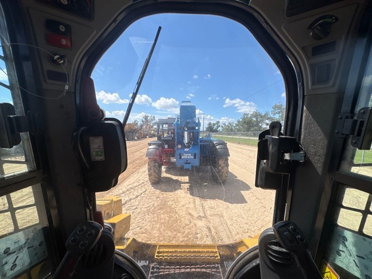 2018-caterpillar-299d2-image-24