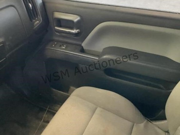 2016-chevrolet-silverado-2500hd-image-19