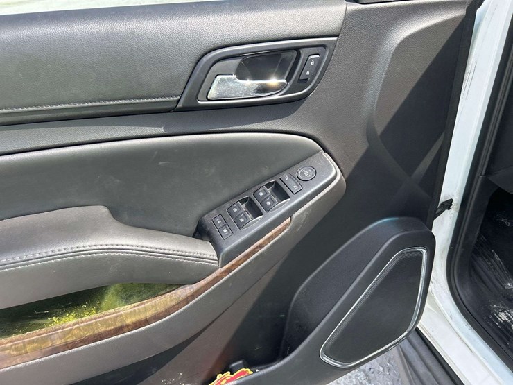 2016-chevrolet-tahoe-image-11