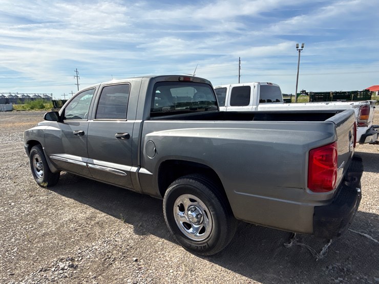 2005-dodge-dakota-image-4