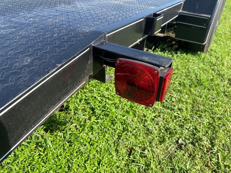 2025-max-built-82"-x-20'-trailer-image-10