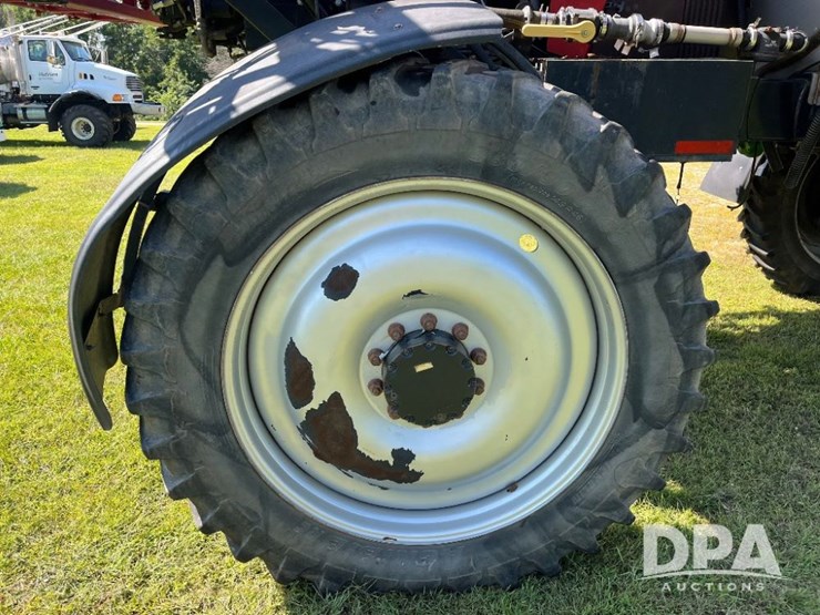 2011-case-ih-patriot-3330-image-39