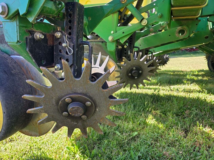 john-deere-7200-image-18