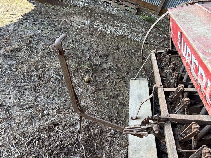 superior-7ft-grain-drill-image-36