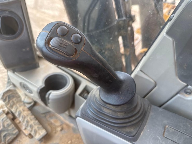 2014-caterpillar-349fl-image-36