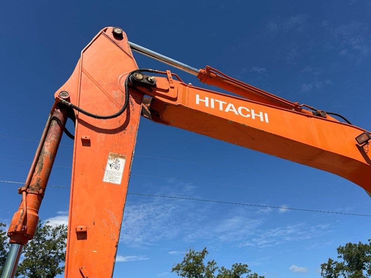 hitachi-zaxis-250lc-6n-excavator-image-12