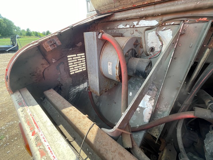#2144-•-1982-chevrolet-kurbmaster-box-truck-(has-mn-title)-image-20