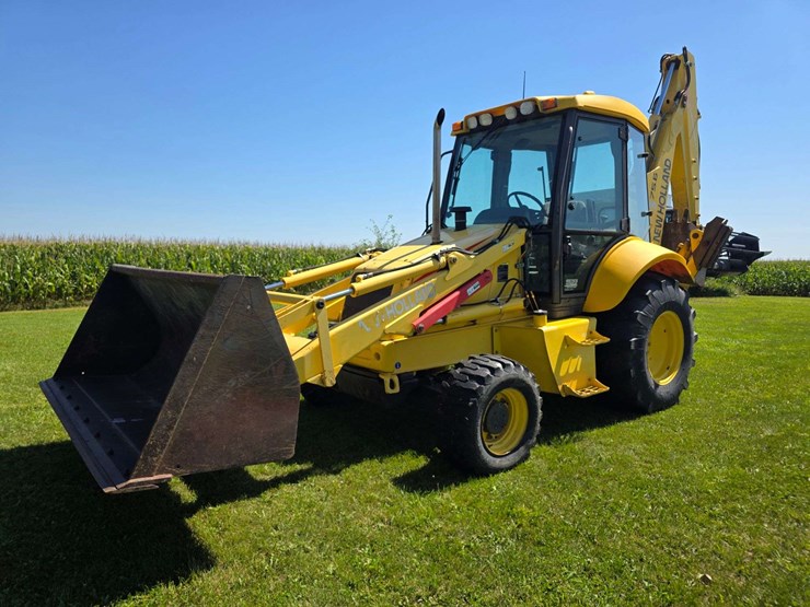 new-holland-lb75-image-57