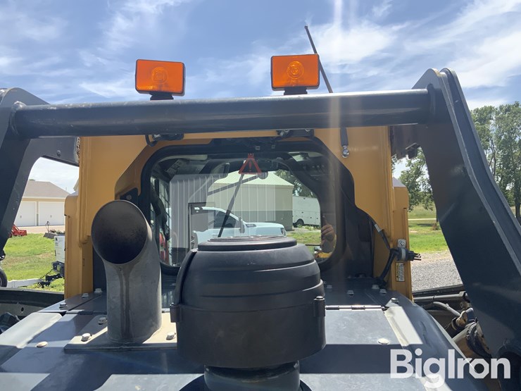 2017-deere-333g-image-16