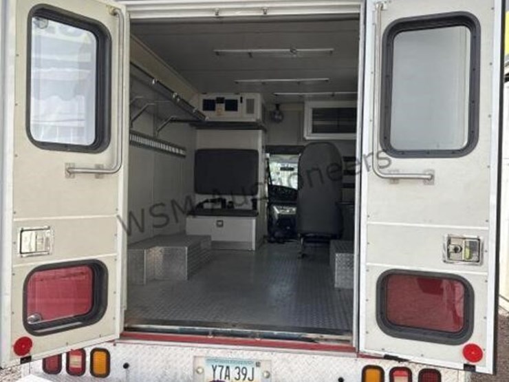 2006-ford-e450-image-12