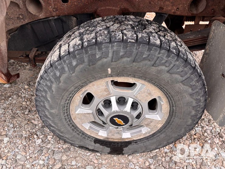 2011-chevrolet-2500hd-image-28