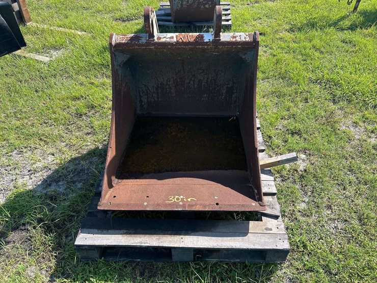 2021-vematec-30in-excavator-bucket-image-7