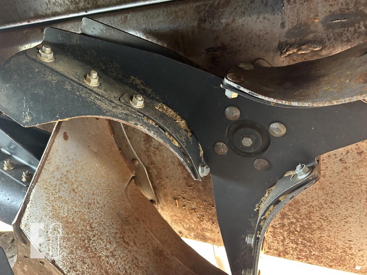 2015-case-ih-8240-image-27