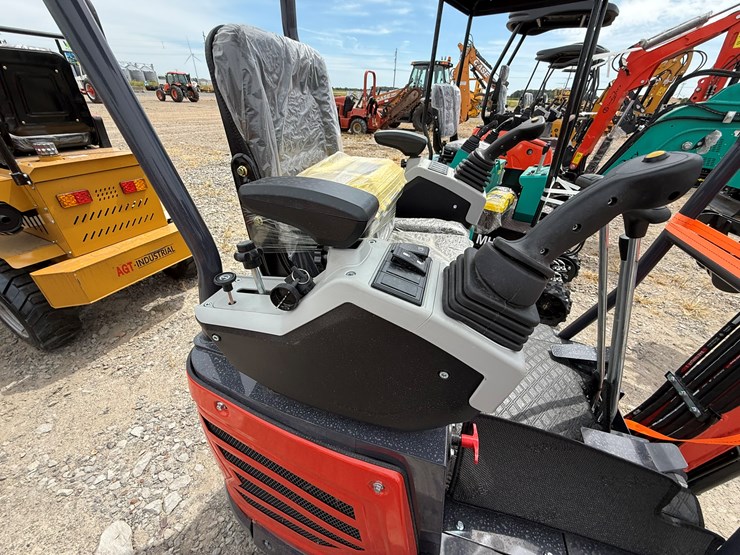 #220-•-#26484-•-unused-cfg-mx15rx-mini-excavator-image-36