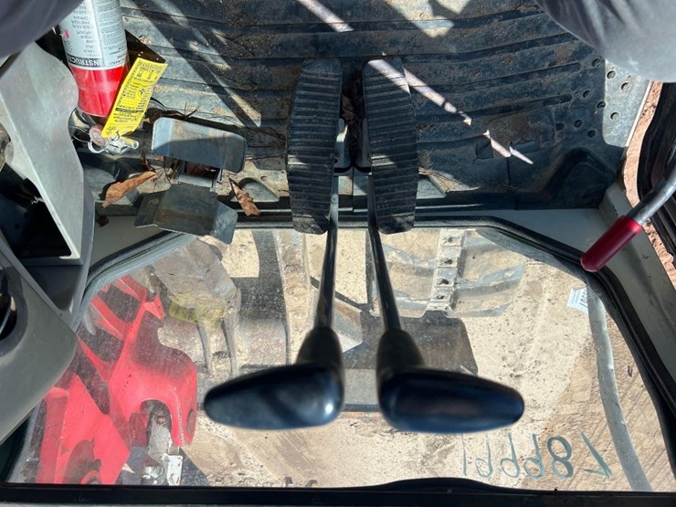 2015-takeuchi-tb290-image-35