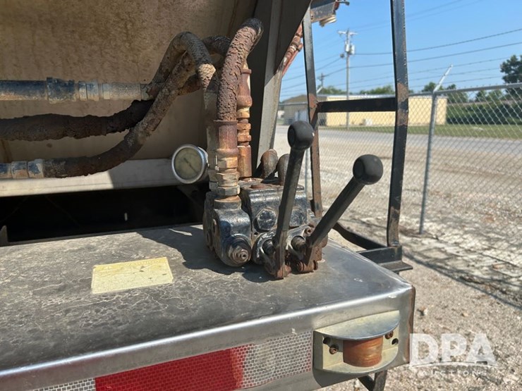 1998-freightliner-dry-tender-truck-(cp0654,-unit-28644)-image-20